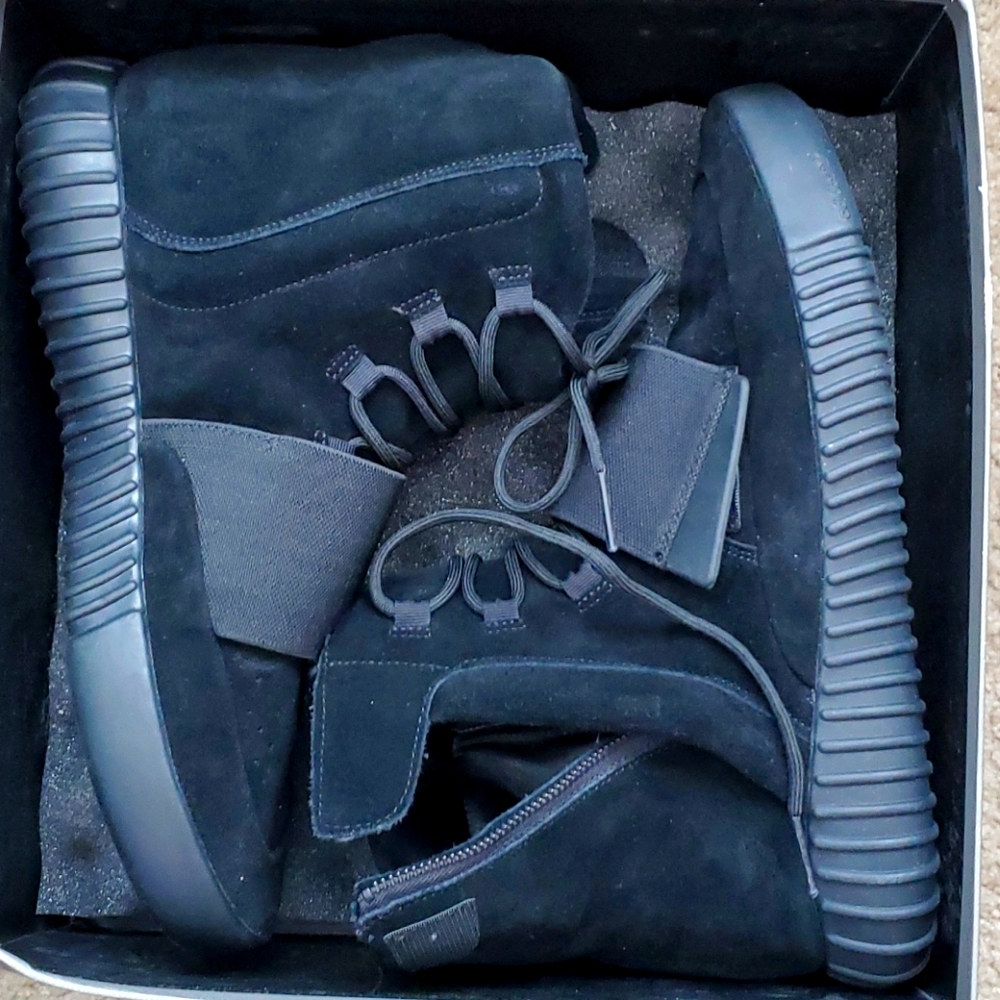Yeezy 750 like new